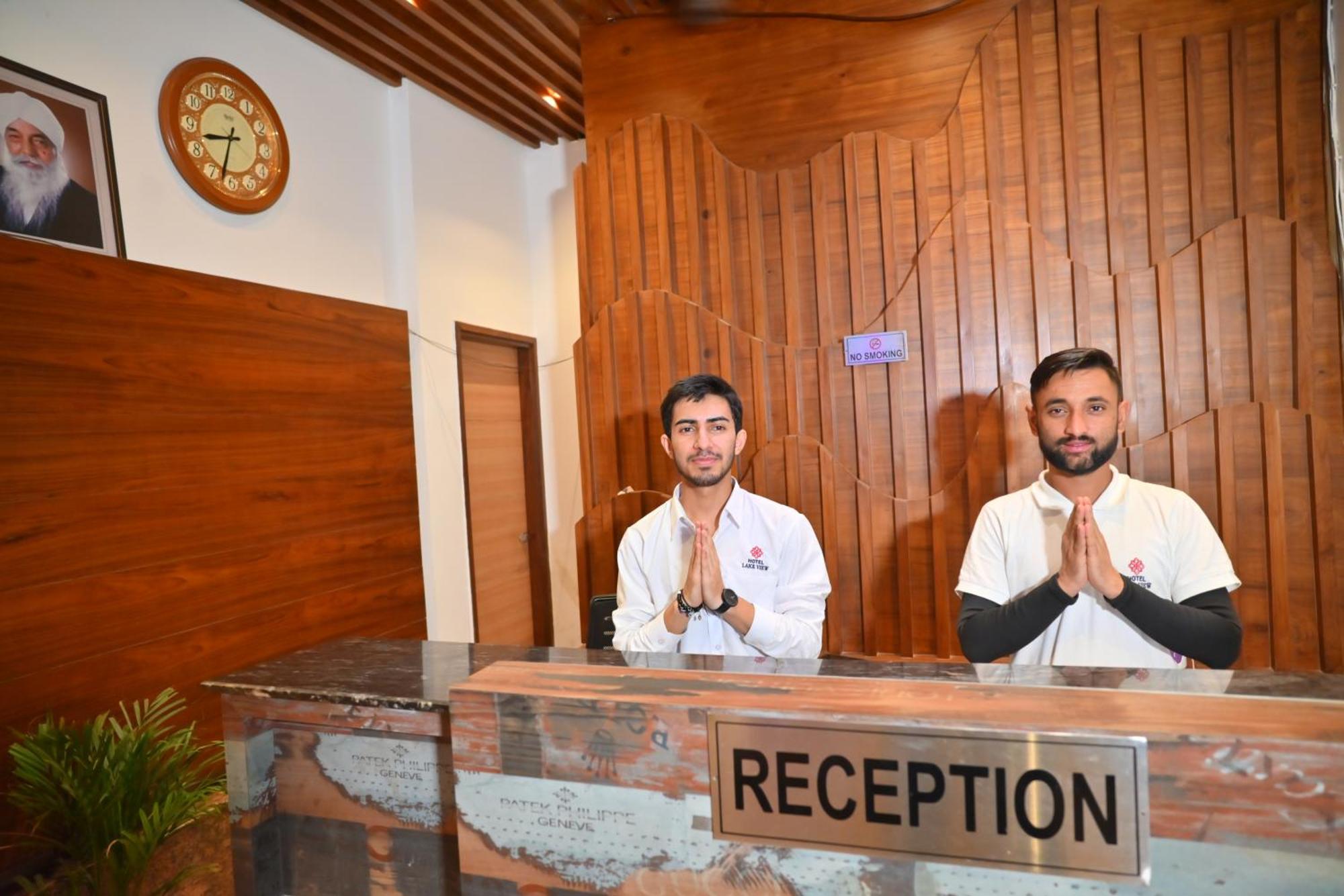Hotel Lake View Chandīgarh Eksteriør billede