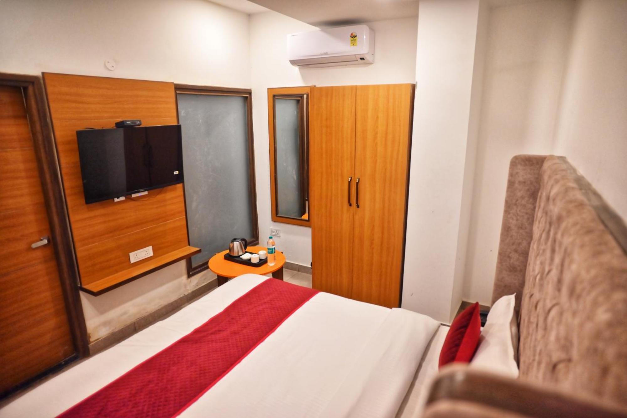 Hotel Lake View Chandīgarh Eksteriør billede