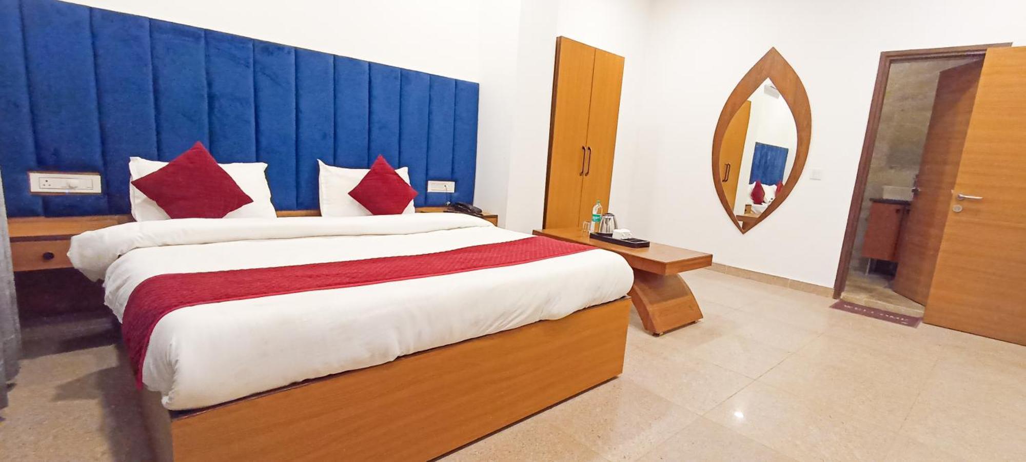 Hotel Lake View Chandīgarh Eksteriør billede