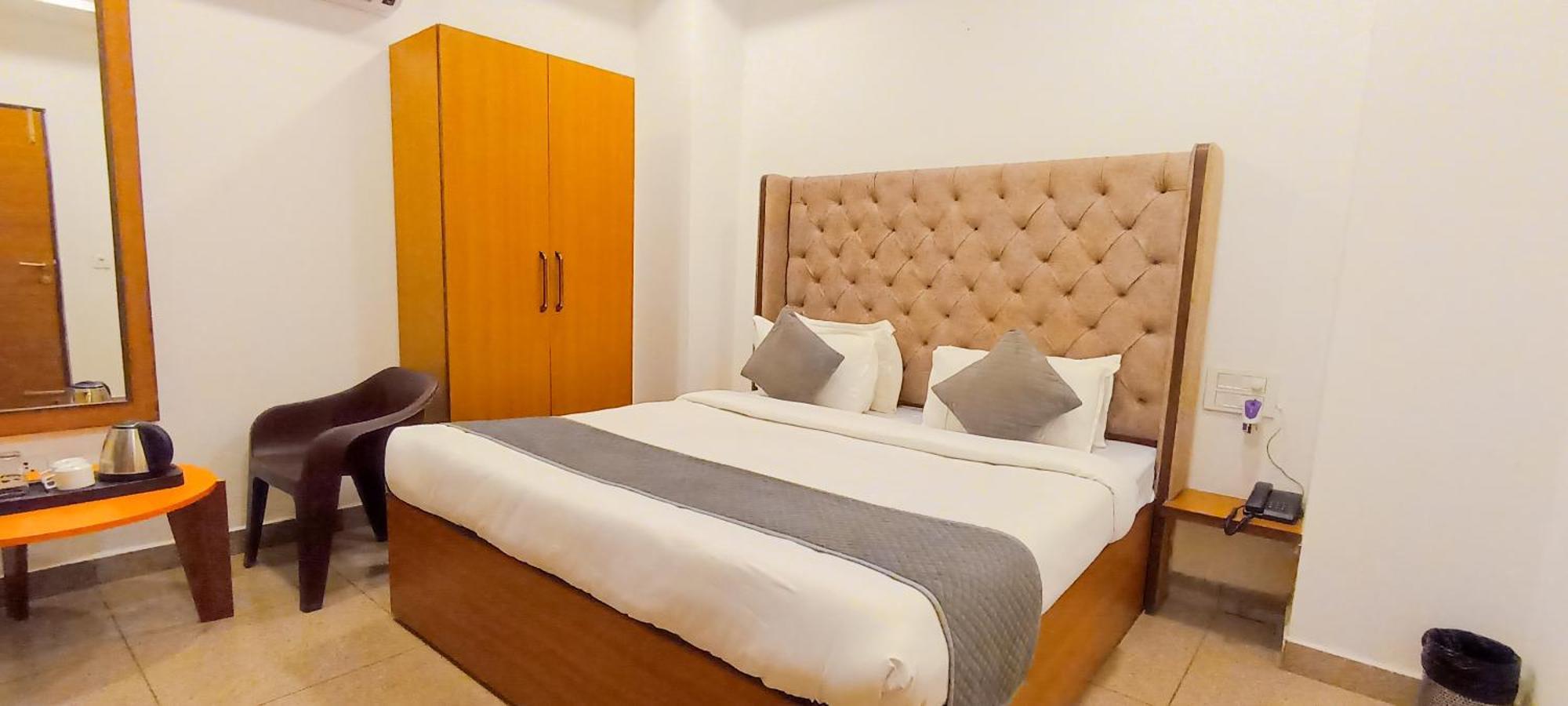 Hotel Lake View Chandīgarh Eksteriør billede