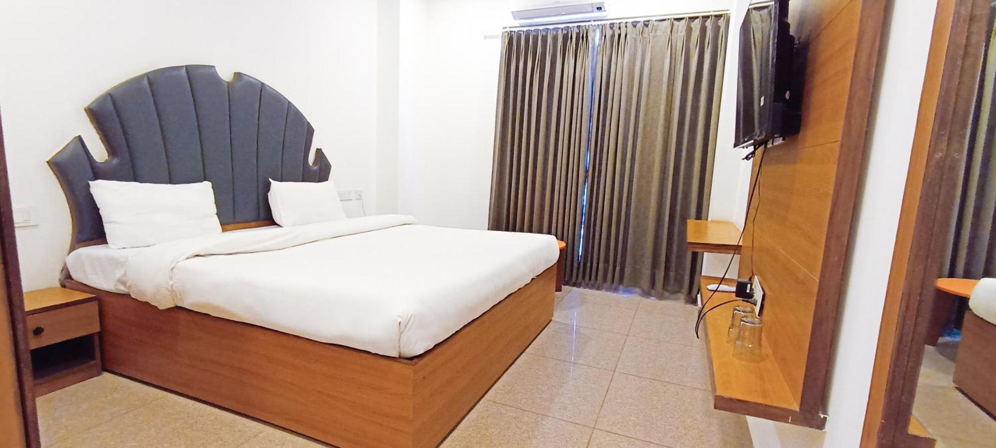 Hotel Lake View Chandīgarh Eksteriør billede