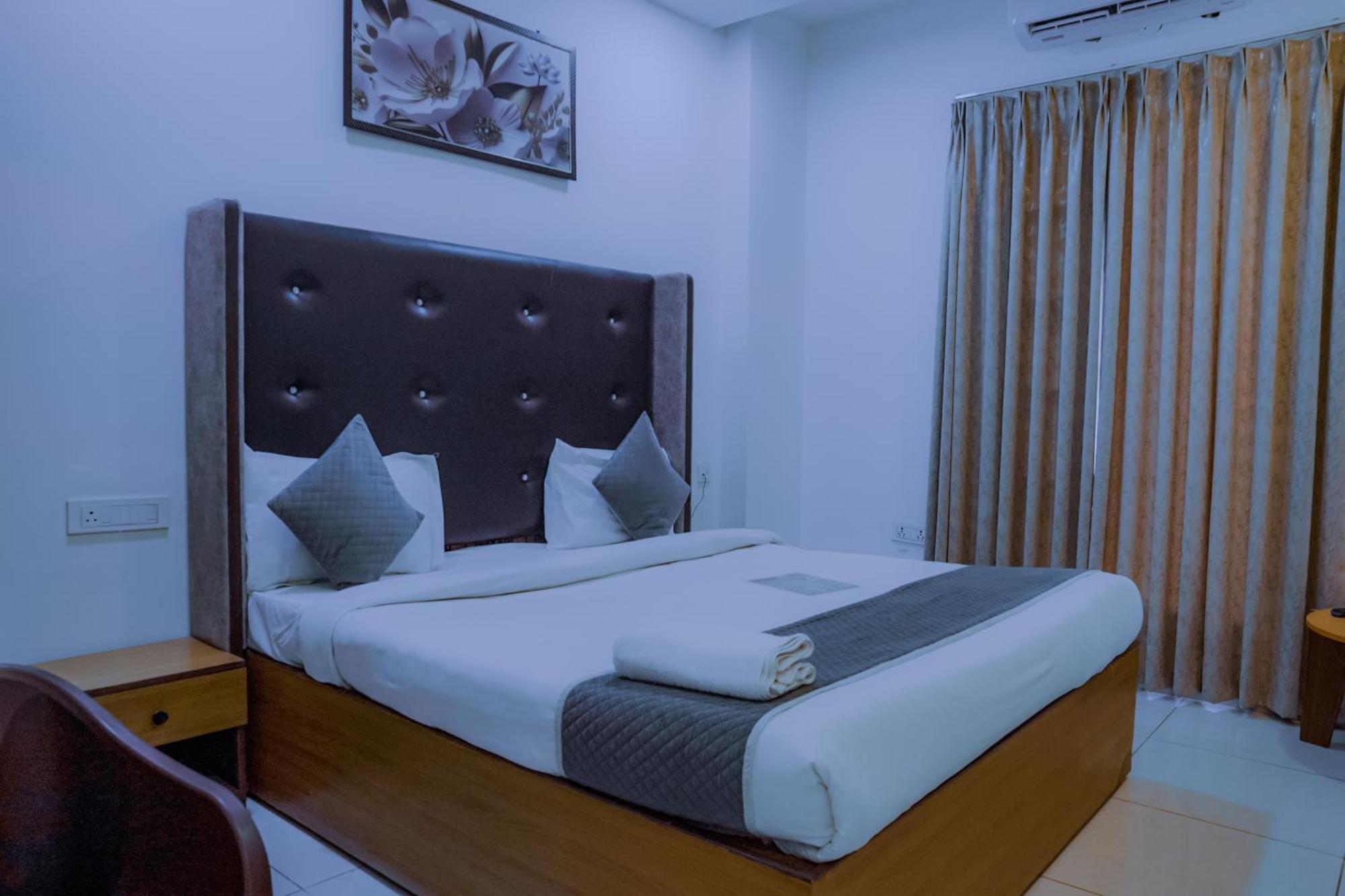 Hotel Lake View Chandīgarh Eksteriør billede